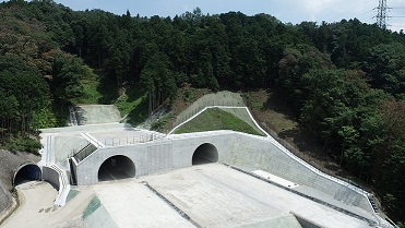 新東名谷ケ山トンネル西工事